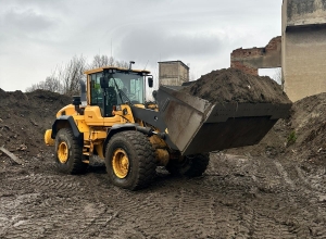 Nákup kolového nakladače Volvo L120 G s váhou