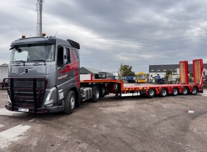 Nákup nového tahače Volvo FH 540 s podvalníkem Kassbohrer o nosnosti 50 tun 
