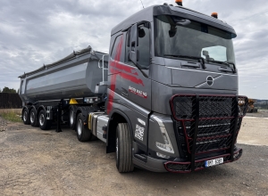 Nákup nového sklápěcího Schwarzmuller návěsu o objemu 29 m3