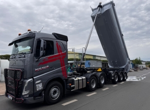 Nákup nového sklápěcího Schwarzmuller návěsu o objemu 29 m3