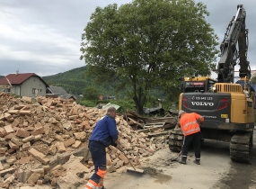 Demolice Rodinného Domu