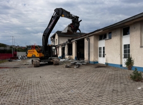 Demolice autosalonu AUTO ESA Karlovy vary