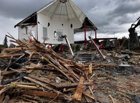 Demolice autosalonu AUTO ESA Karlovy vary